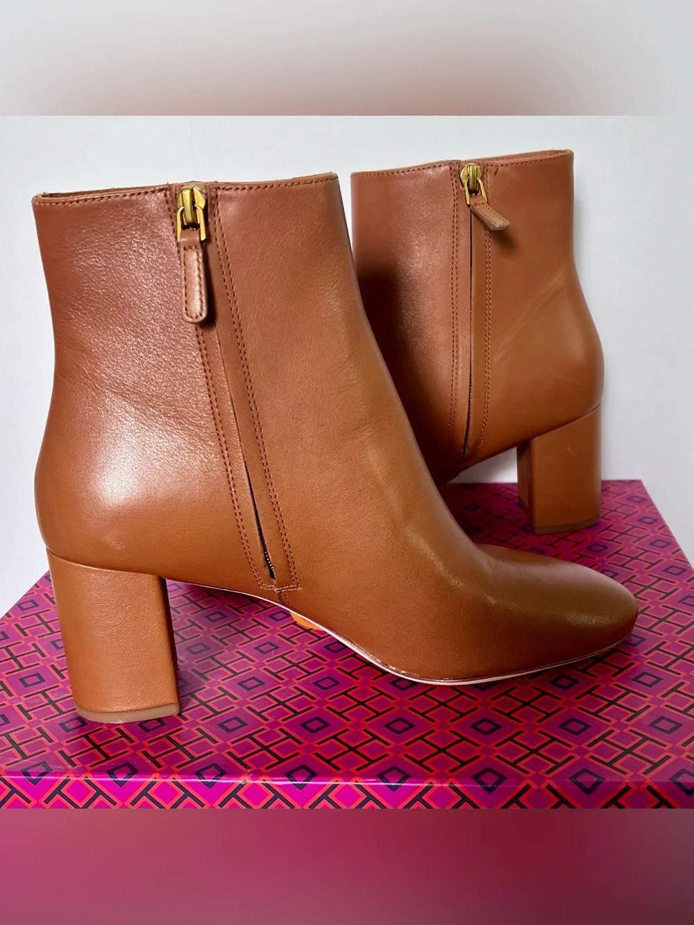 Tory Burch Smooth Cognac Leather Brooke Booties Size 9